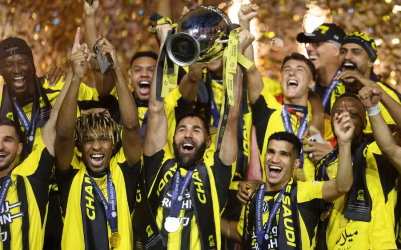 ثورة الدوري السعودي.. كيف تحولت المنافسة المحلية إلى وجهة احترافية عالمية تعيد رسم خريطة كرة القدم